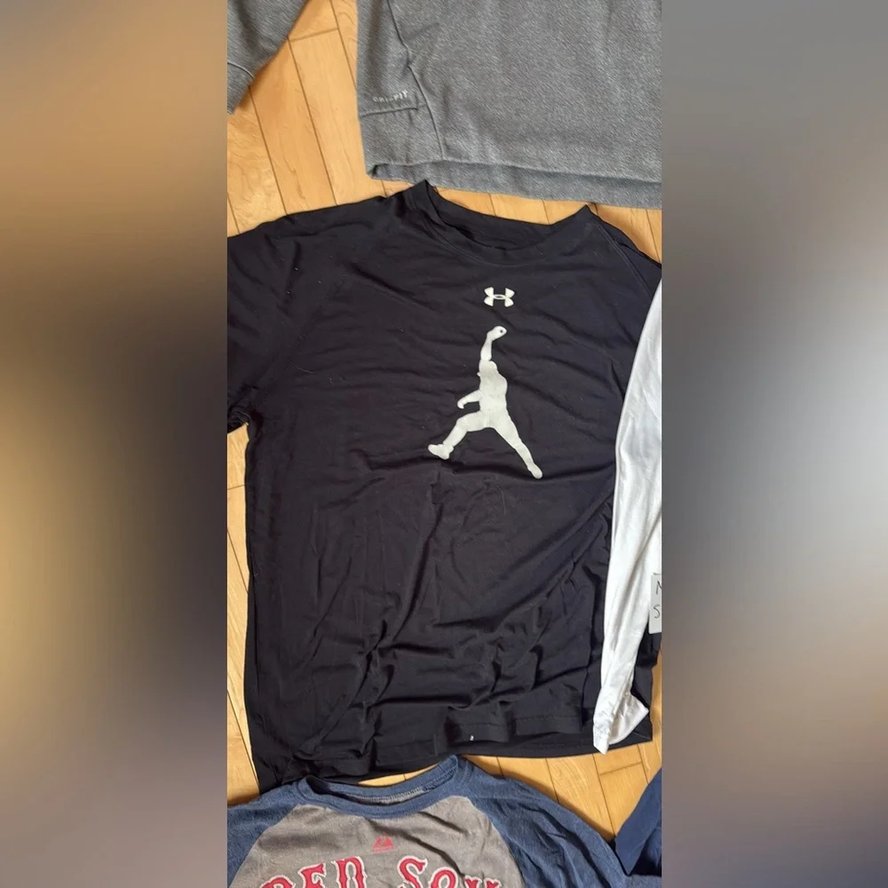 Men’s sports lot- includes Red Sox Baseball! Nike, Basketball, Soccer, Patriots - Picture 8 of 10